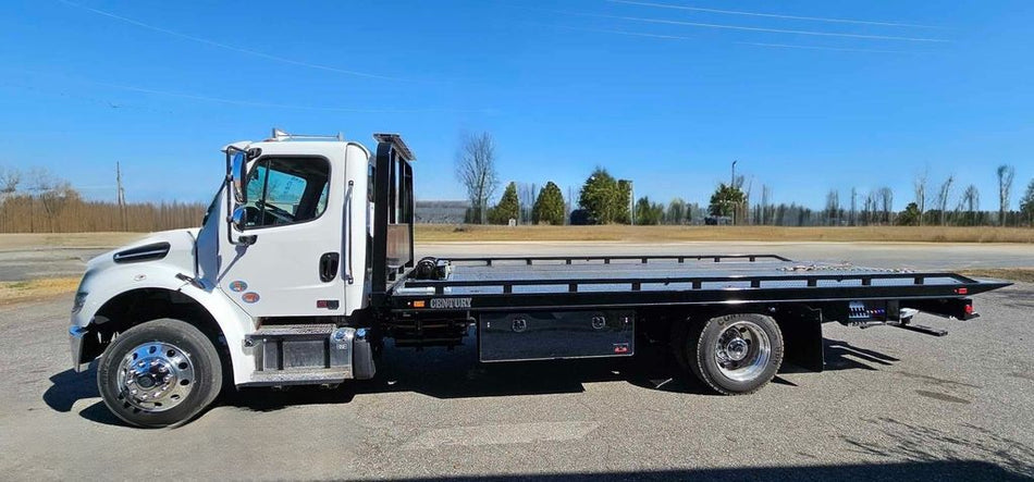 2026 White Freightliner M2 106 Plus 21ft 12 Series LCG Bed