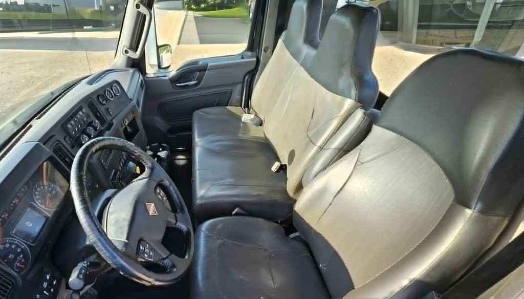 2024 Black International MV Century Series 12 Bed