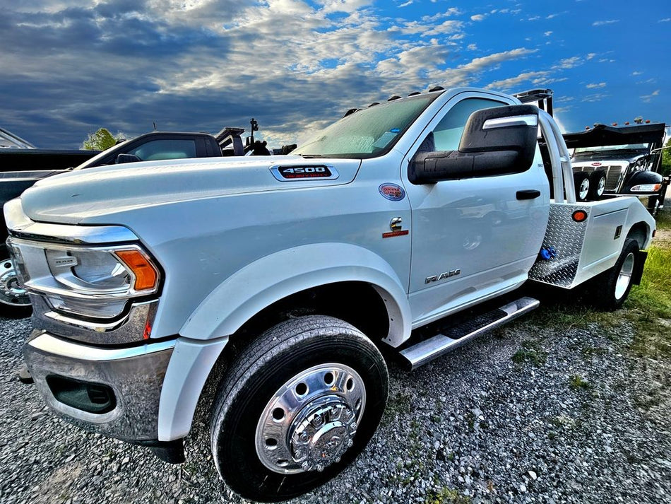 2025 White Ram 812 4500 HD
