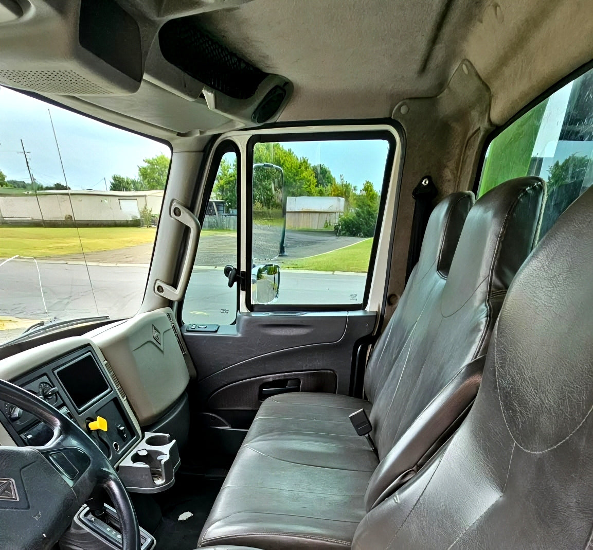 2021 WHITE INTERNATIONAL - CENTURY 12 SERIES