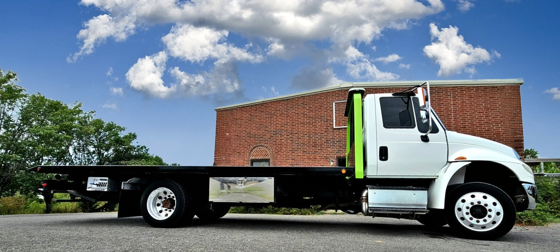 2021 WHITE INTERNATIONAL - CENTURY 12 SERIES