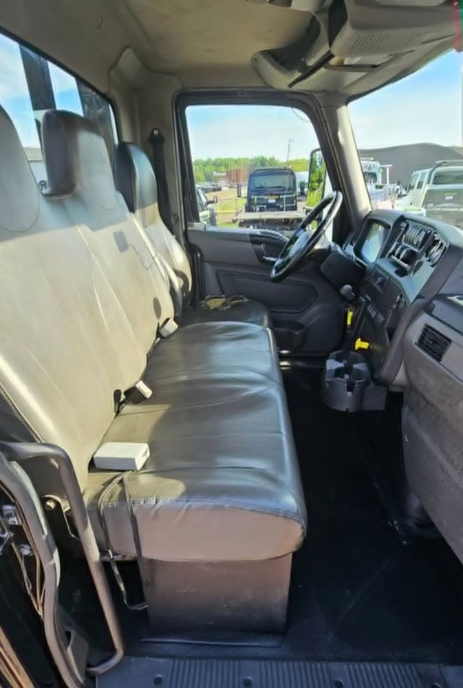 2024 Black International MV Century Series 12 Bed
