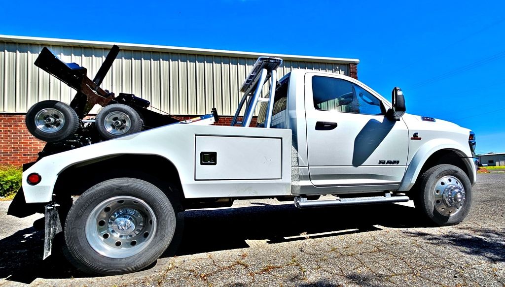 2025 White Ram 4500 Turbo Diesel Vulcan 812