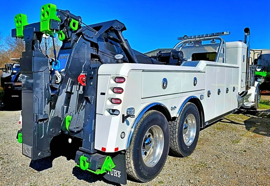 2025 Peterbilt 589 Century 5130