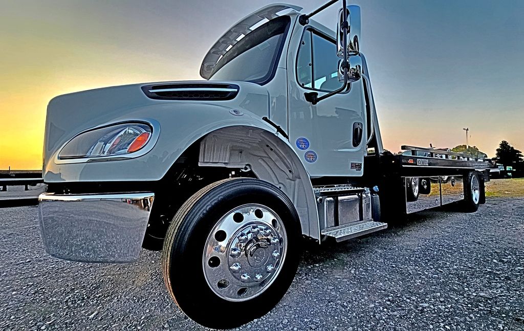 2026 White Freightliner M2 106
