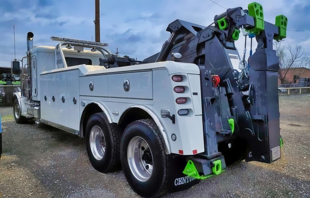 2025 Peterbilt 589 Century 5130