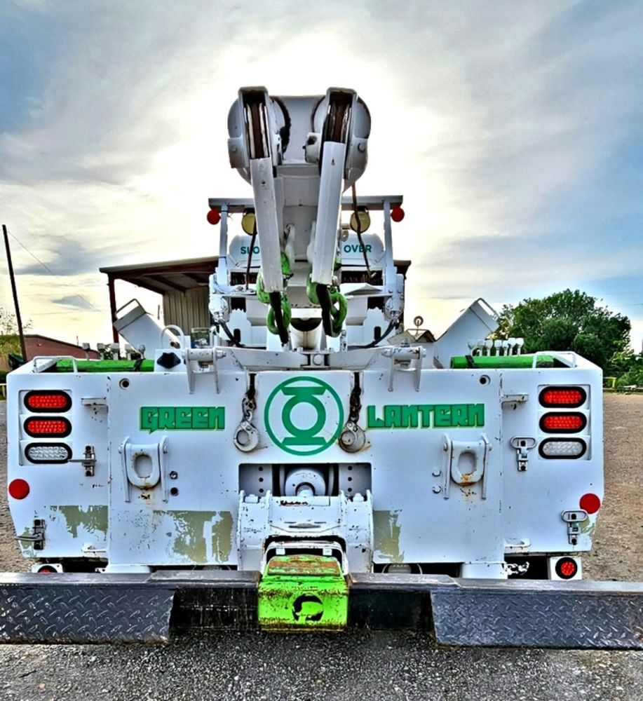 2018 White Freightliner M2106 Green Lantern Holmes 616