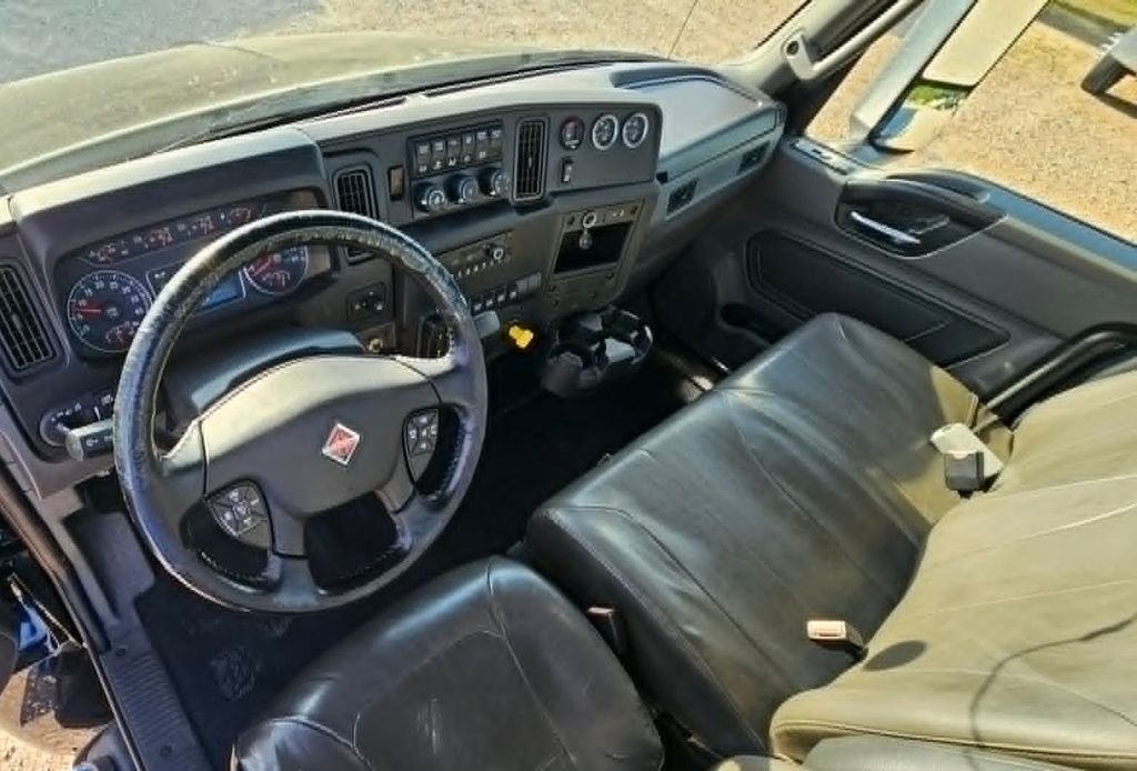 2024 Black International MV Century Series 12 Bed