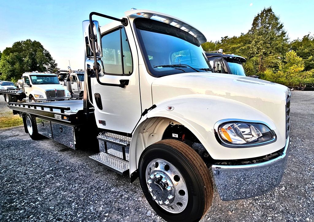 2026 White Freightliner M2 106