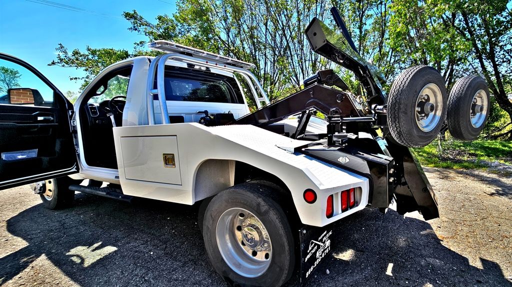 2025 White Ram 4500 Turbo Diesel Vulcan 812