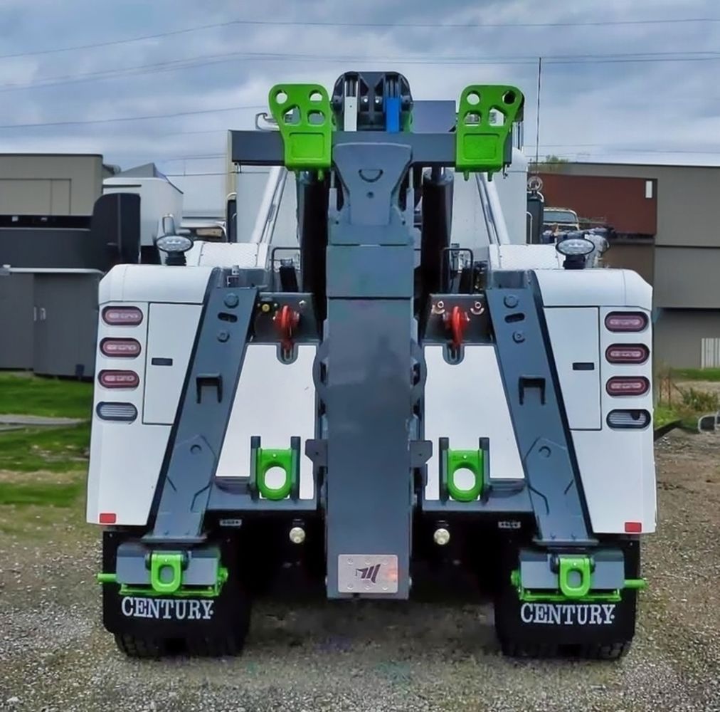 2025 Peterbilt 589 Century 5130