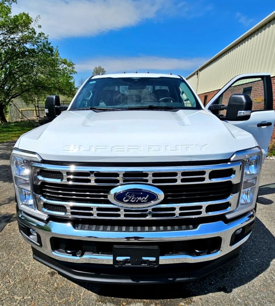 2026 White Ford F450 XLT Vulcan 812